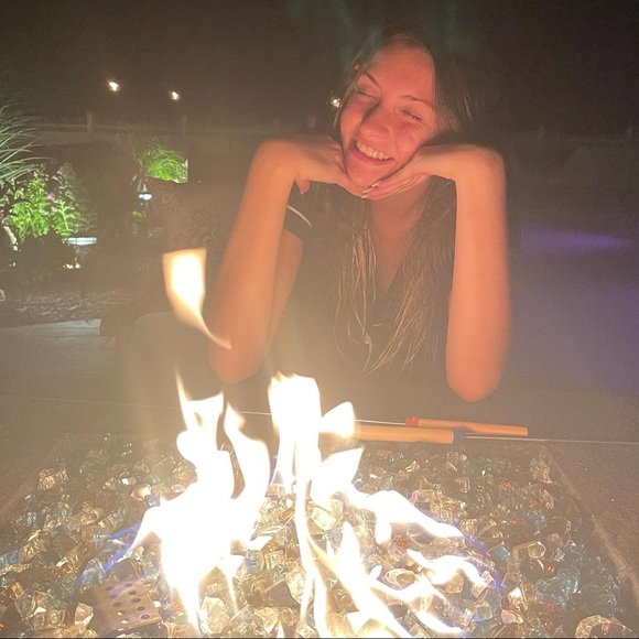 Meet your Posher, Alyssa - Picture 7 of 10